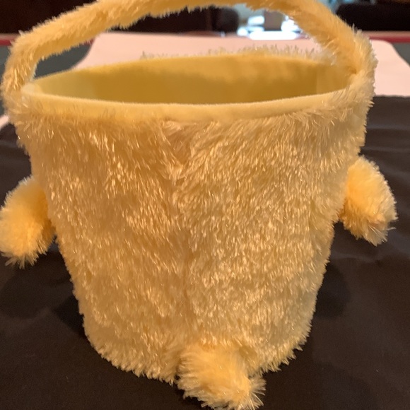 Easter Basket. Furry Yellow Duck - Picture 3 of 10